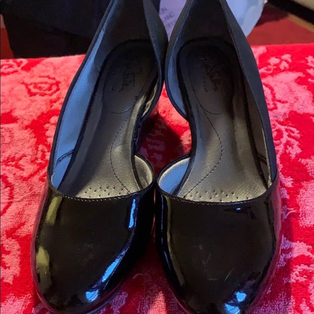 Life Stride Black Patent Leather Shoes